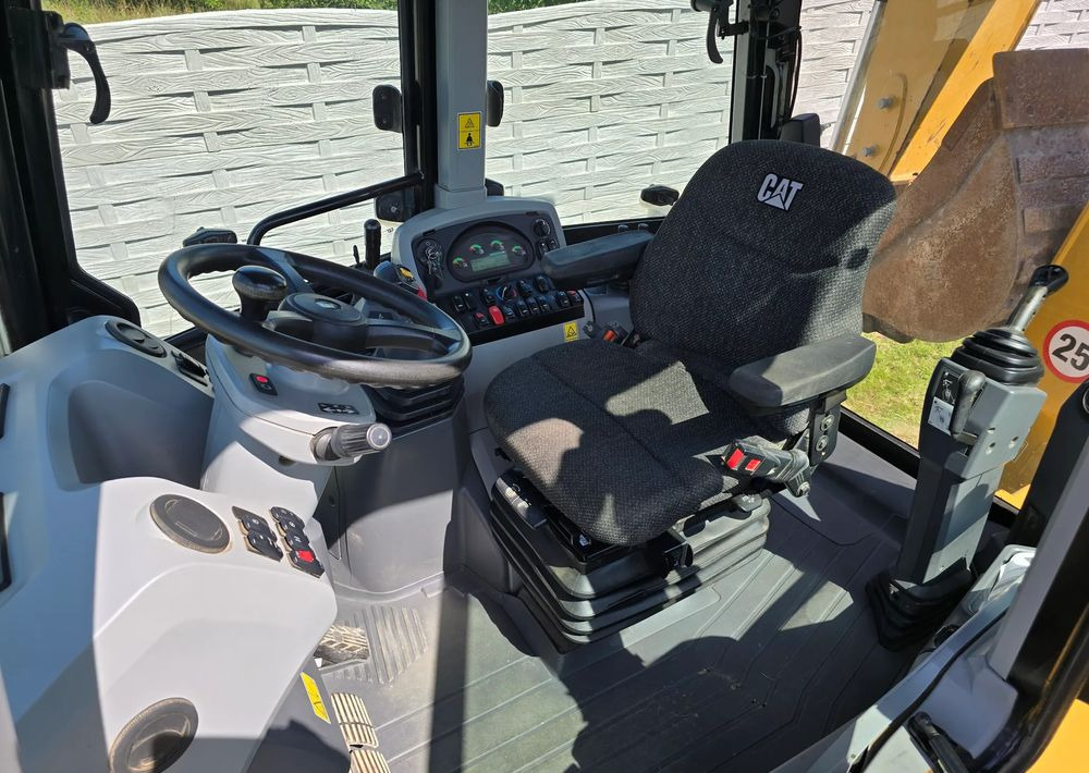 Caterpillar - Ekskavatorius-krautuvas: foto 3 Caterpillar - Ekskavatorius-krautuvas: foto 3