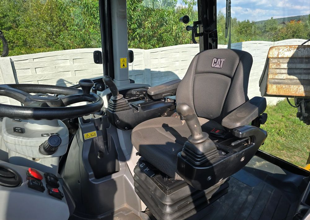 Caterpillar - Ekskavatorius-krautuvas: foto 3 Caterpillar - Ekskavatorius-krautuvas: foto 3