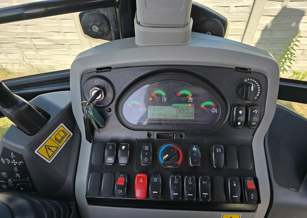 Caterpillar - Ekskavatorius-krautuvas: foto 4 Caterpillar - Ekskavatorius-krautuvas: foto 4