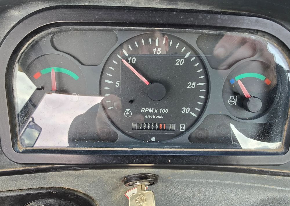 New Holland - Ekskavatorius-krautuvas: foto 4 New Holland - Ekskavatorius-krautuvas: foto 4