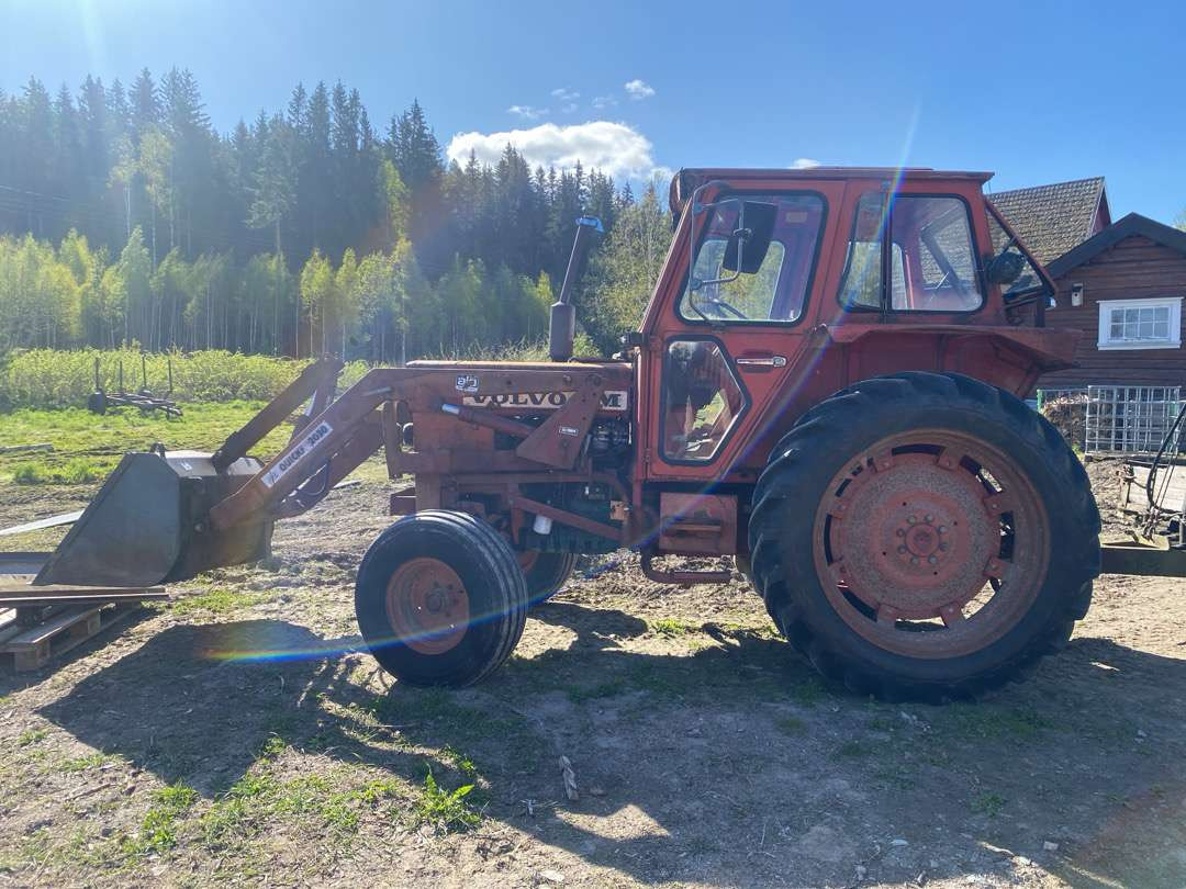 1975 Volvo BM T500 traktor med frontlaster - Traktorius: foto 5 1975 Volvo BM T500 traktor med frontlaster - Traktorius: foto 5