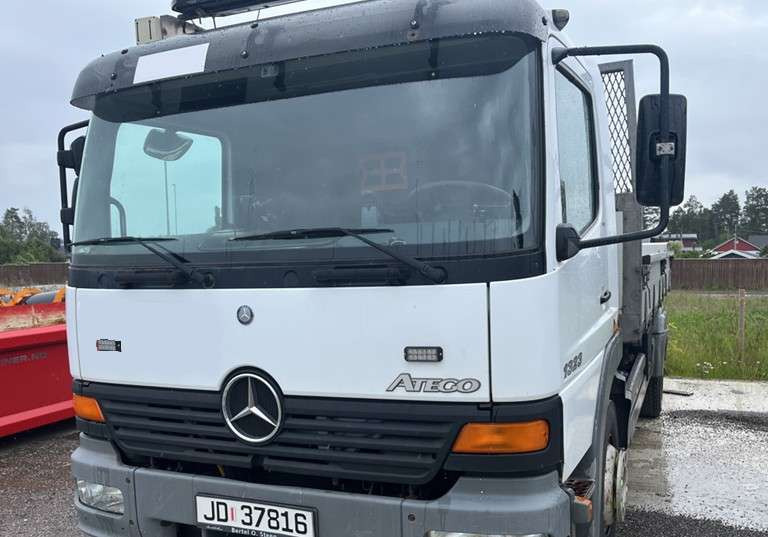 2004 Mercedes-Benz Tipp - EU-godkjent - Savivartis sunkvežimis: foto 1 2004 Mercedes-Benz Tipp - EU-godkjent - Savivartis sunkvežimis: foto 1