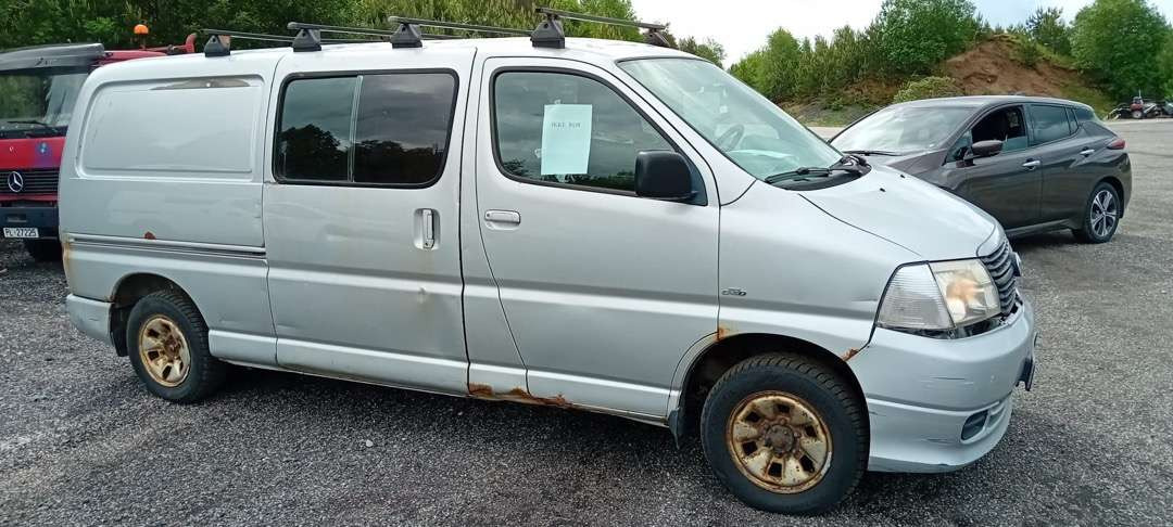 2008 Toyota Hiace 4WD og 2007 Toyota Hiace selges samlet - Lengvasis automobilis: foto 3 2008 Toyota Hiace 4WD og 2007 Toyota Hiace selges samlet - Lengvasis automobilis: foto 3