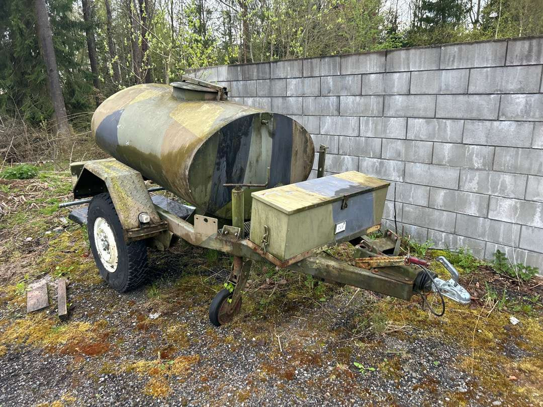 Vanntankhenger 1000 liter - Priekaba: foto 2 Vanntankhenger 1000 liter - Priekaba: foto 2