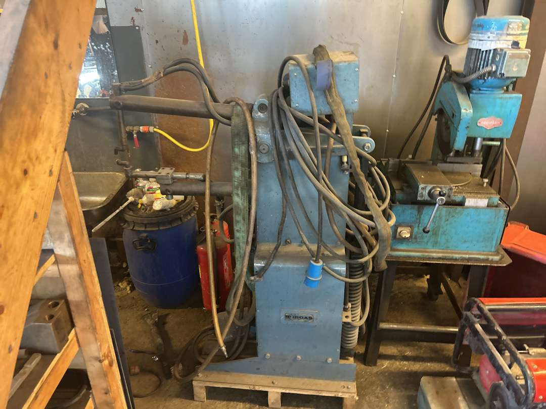 Punktsveis-maskin fra Norgas - Garažo įranga: foto 2 Punktsveis-maskin fra Norgas - Garažo įranga: foto 2