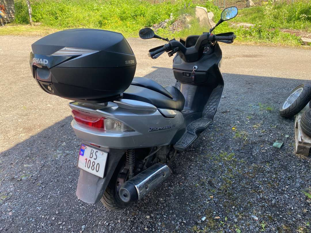 Suzuki Burgman UH 125//Lett MC - Motociklo priekaba: foto 3 Suzuki Burgman UH 125//Lett MC - Motociklo priekaba: foto 3