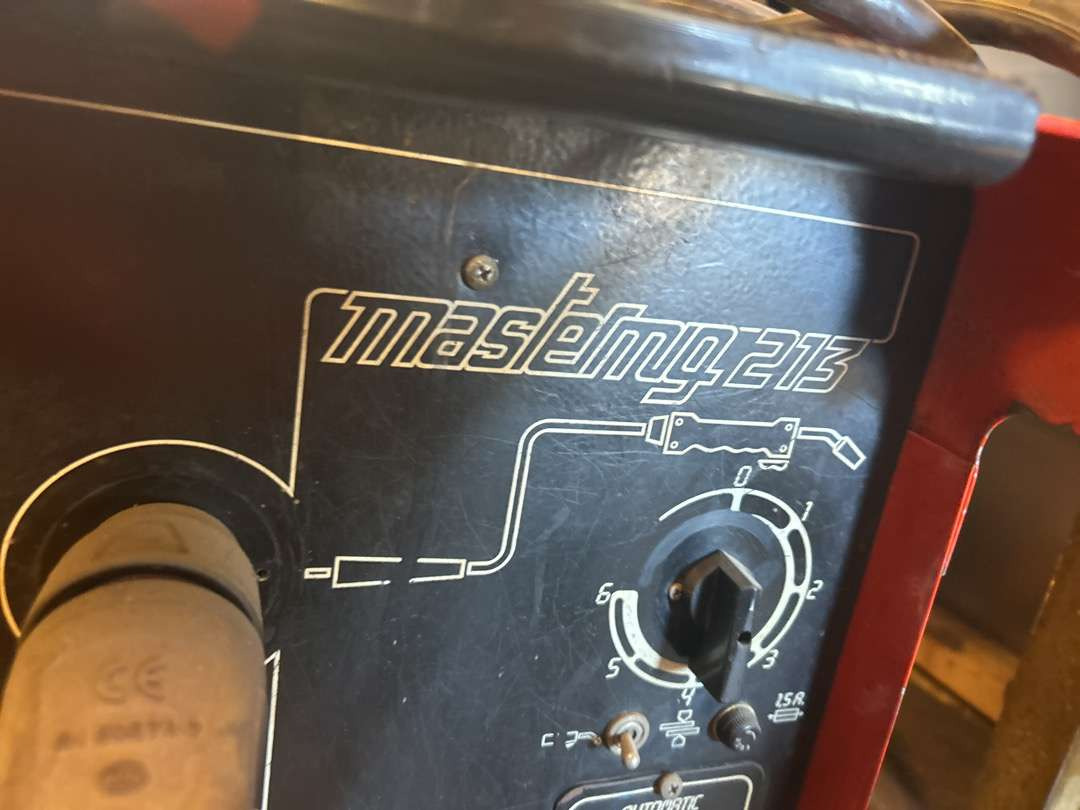 Sveise maskin fra Telwin Mastermig 215 (Uten minstepris) - Garažo įranga: foto 4 Sveise maskin fra Telwin Mastermig 215 (Uten minstepris) - Garažo įranga: foto 4