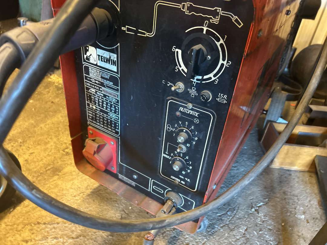 Sveise maskin fra Telwin Mastermig 215 (Uten minstepris) - Garažo įranga: foto 3 Sveise maskin fra Telwin Mastermig 215 (Uten minstepris) - Garažo įranga: foto 3