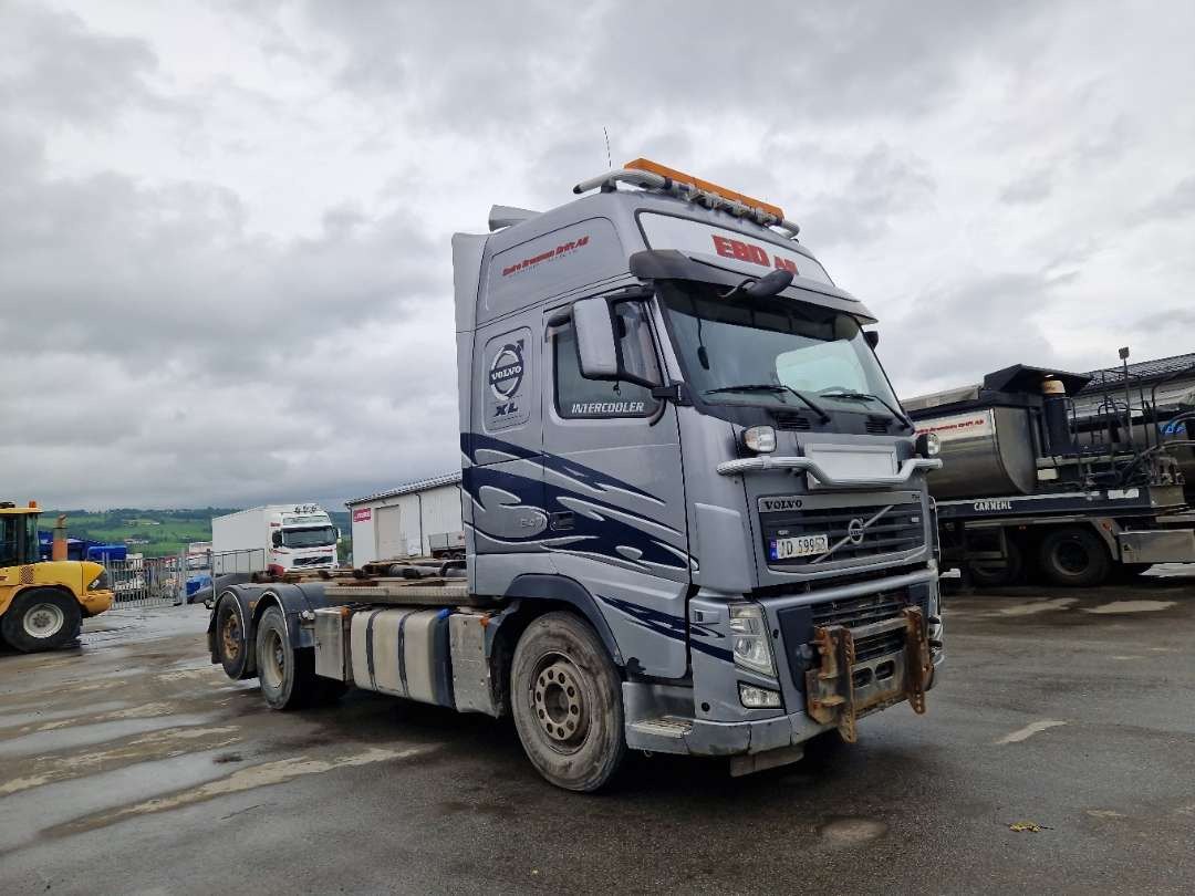 Volvo FH6X2-Krokbil med hydraulisk brøyteutstyr - Hook-lift sunkvežimis: foto 1 Volvo FH6X2-Krokbil med hydraulisk brøyteutstyr - Hook-lift sunkvežimis: foto 1