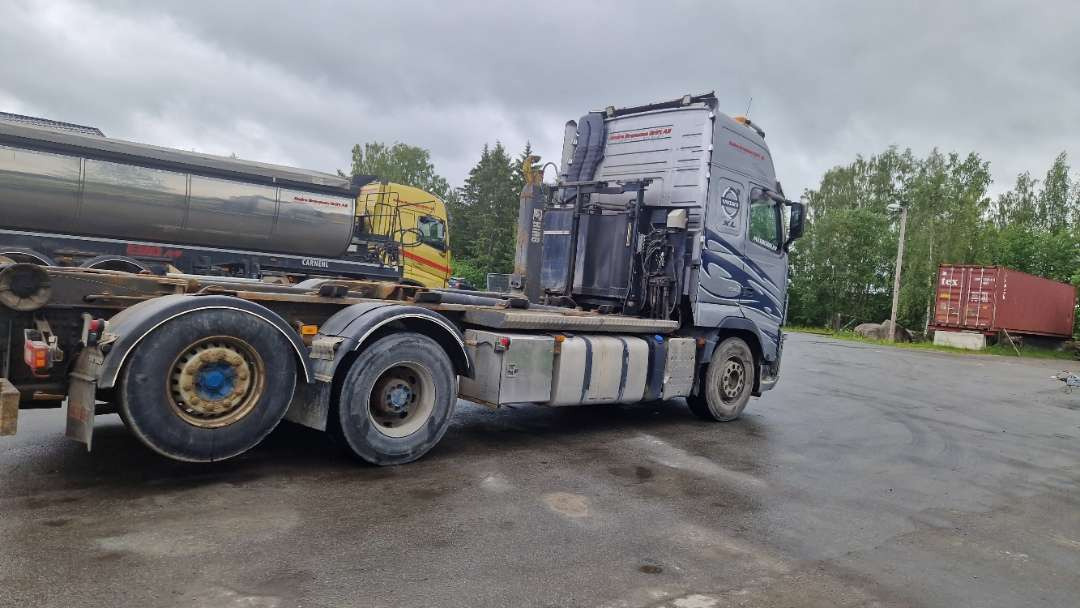 Volvo FH6X2-Krokbil med hydraulisk brøyteutstyr - Hook-lift sunkvežimis: foto 3 Volvo FH6X2-Krokbil med hydraulisk brøyteutstyr - Hook-lift sunkvežimis: foto 3