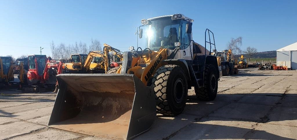 Liebherr L 550 - Ratinis krautuvas: foto 1 Liebherr L 550 - Ratinis krautuvas: foto 1