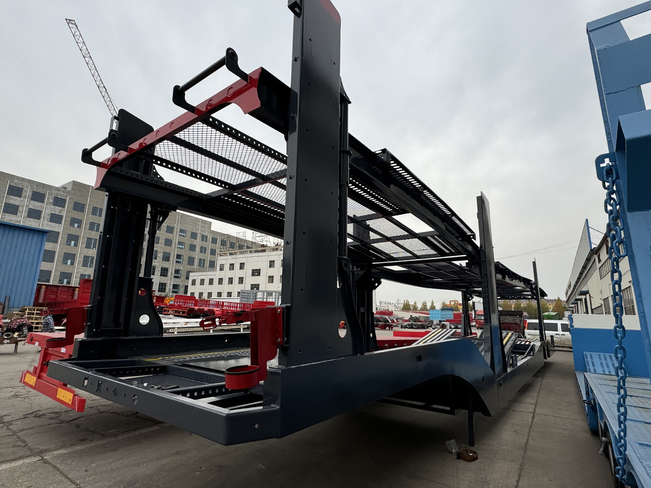 - Autovežis puspriekabė: foto 2 - Autovežis puspriekabė: foto 2