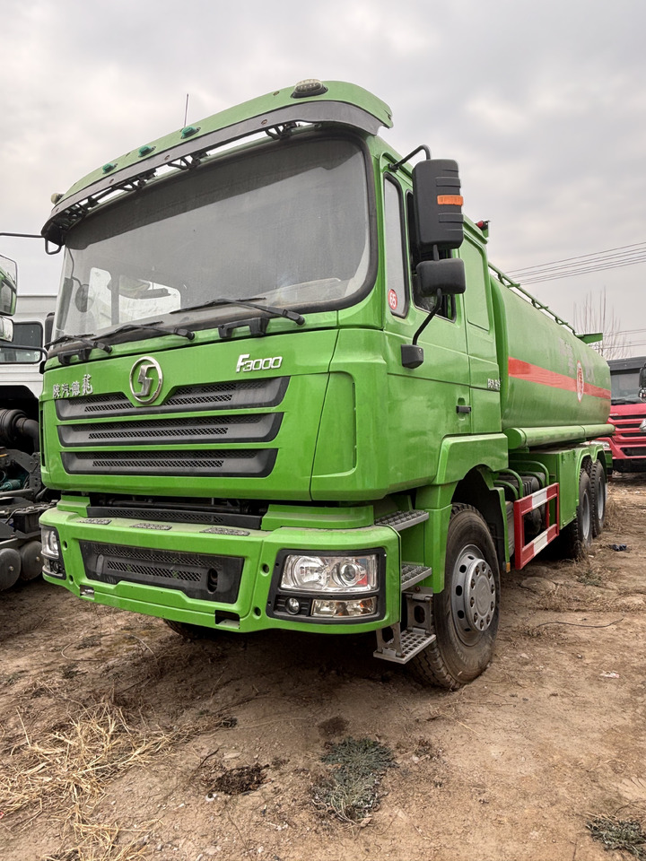SHACMAN F3000 - Autocisterna: foto 1 SHACMAN F3000 - Autocisterna: foto 1