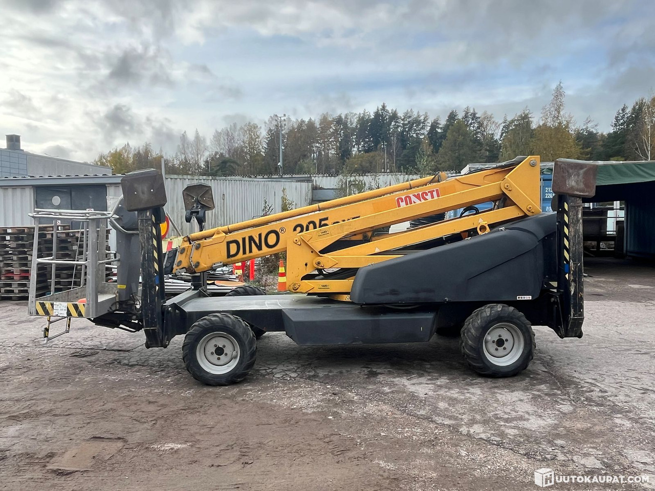 Dino 205RXT, Kuukulkija henkilönostin, Kymppi voimassa vuoteen 2029, Korjattavaksi, 2005, Vantaa - Priekabos tipo keltuvas: foto 1 Dino 205RXT, Kuukulkija henkilönostin, Kymppi voimassa vuoteen 2029, Korjattavaksi, 2005, Vantaa - Priekabos tipo keltuvas: foto 1
