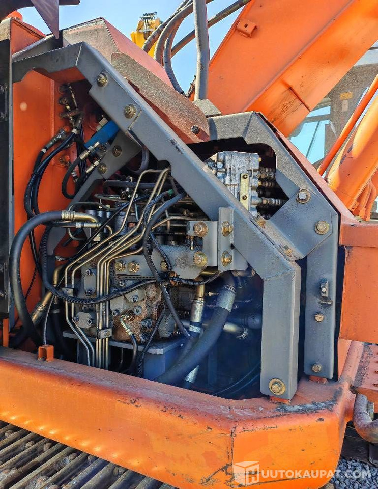 Vikšrinis ekskavatorius Hitachi ZX 225 US, 2003, 16 156 h Kaivinkone, Kurikka: foto 10