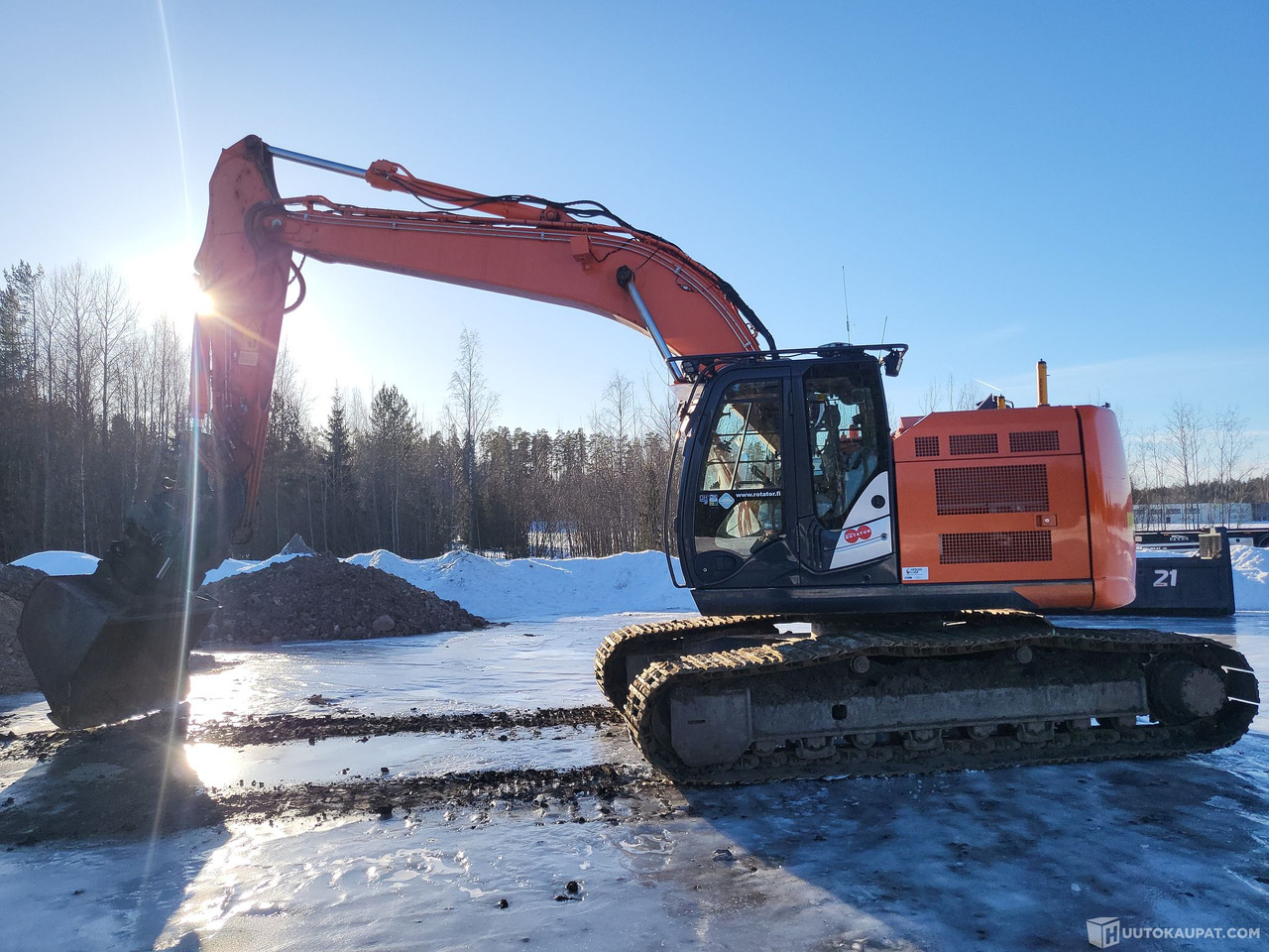 Hitachi ZX225USRLC- 6, 2017, Mäntsälä - Vikšrinis ekskavatorius: foto 1 Hitachi ZX225USRLC- 6, 2017, Mäntsälä - Vikšrinis ekskavatorius: foto 1