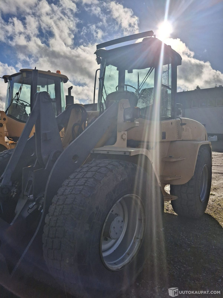 Pyöräkuormaaja Volvo L40 D, vuosimalli 1999, Nurmijärvi - Ratinis krautuvas: foto 3 Pyöräkuormaaja Volvo L40 D, vuosimalli 1999, Nurmijärvi - Ratinis krautuvas: foto 3