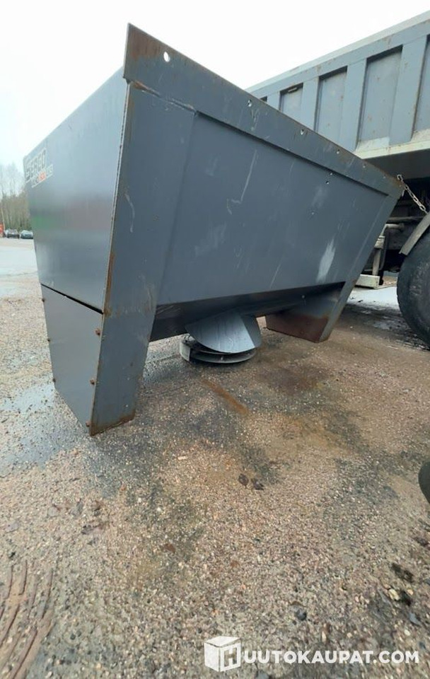 Serco Vilho 1500 LKS Plate Grit Spreader, 2019, Somero - Smėlio/ Druskos barstytuvas: foto 1 Serco Vilho 1500 LKS Plate Grit Spreader, 2019, Somero - Smėlio/ Druskos barstytuvas: foto 1
