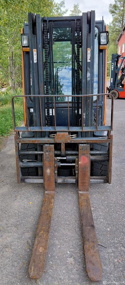 Doosan G33P-5, 2008 KAASUTRUKKI, Lahti - Statybinė technika: foto 5 Doosan G33P-5, 2008 KAASUTRUKKI, Lahti - Statybinė technika: foto 5