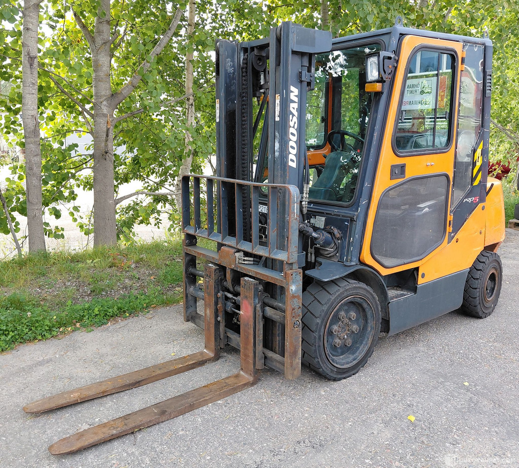Doosan G33P-5, 2008 KAASUTRUKKI, Lahti - Statybinė technika: foto 2 Doosan G33P-5, 2008 KAASUTRUKKI, Lahti - Statybinė technika: foto 2