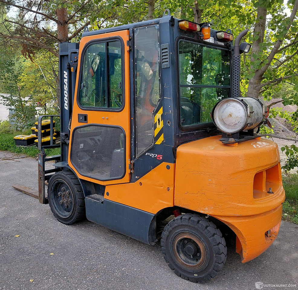Doosan G33P-5, 2008 KAASUTRUKKI, Lahti - Statybinė technika: foto 3 Doosan G33P-5, 2008 KAASUTRUKKI, Lahti - Statybinė technika: foto 3