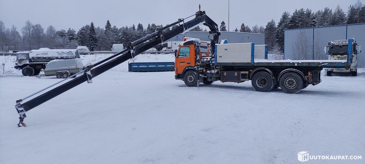 Volvo FM7, 1999, Kajaani - Platforminis/ Bortinis sunkvežimis, Sunkvežimis su kranu: foto 1 Volvo FM7, 1999, Kajaani - Platforminis/ Bortinis sunkvežimis, Sunkvežimis su kranu: foto 1