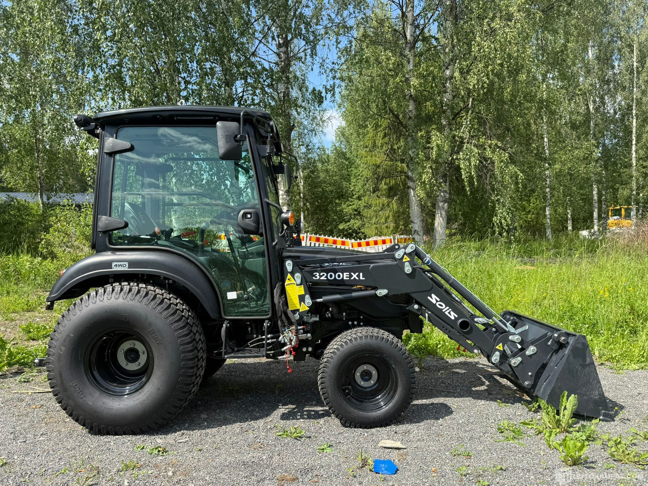Solis 26 HST ohjaamolla ja etukuormaajalla, 2024, alvillinen, lähes ajamaton, Jyväskylä - Žemės ūkio technika: foto 5 Solis 26 HST ohjaamolla ja etukuormaajalla, 2024, alvillinen, lähes ajamaton, Jyväskylä - Žemės ūkio technika: foto 5