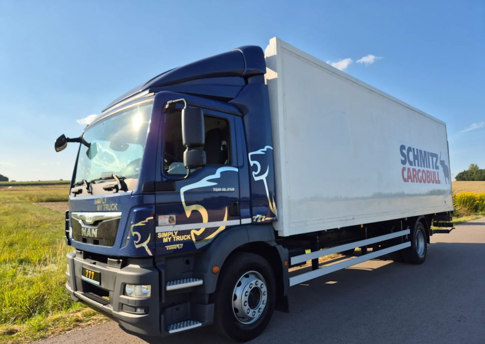 MAN TGM 18.250 Carrier 1950 D/E z Holandii / TOP STAN / 7.5m / 18 palet / winda + drzwi boczne / OKAZJA - Refrižeratorius sunkvežimis: foto 1 MAN TGM 18.250 Carrier 1950 D/E z Holandii / TOP STAN / 7.5m / 18 palet / winda + drzwi boczne / OKAZJA - Refrižeratorius sunkvežimis: foto 1