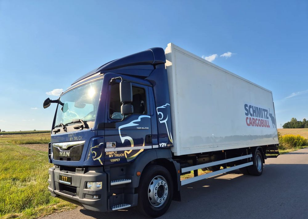 MAN TGM 18.250 Carrier 1950 D/E z Holandii / TOP STAN / 7.5m / 18 palet / winda + drzwi boczne / OKAZJA - Refrižeratorius sunkvežimis: foto 5 MAN TGM 18.250 Carrier 1950 D/E z Holandii / TOP STAN / 7.5m / 18 palet / winda + drzwi boczne / OKAZJA - Refrižeratorius sunkvežimis: foto 5