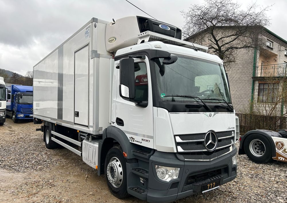 Mercedes-Benz Antos 1824 CARRIER SUPRA 1150 DRZWI + winda i drzwi boczne / 7.7m / z Holandii / KLIMA LEKKI / Axor man Tgm T1000-R THERMO King - Refrižeratorius sunkvežimis: foto 1 Mercedes-Benz Antos 1824 CARRIER SUPRA 1150 DRZWI + winda i drzwi boczne / 7.7m / z Holandii / KLIMA LEKKI / Axor man Tgm T1000-R THERMO King - Refrižeratorius sunkvežimis: foto 1