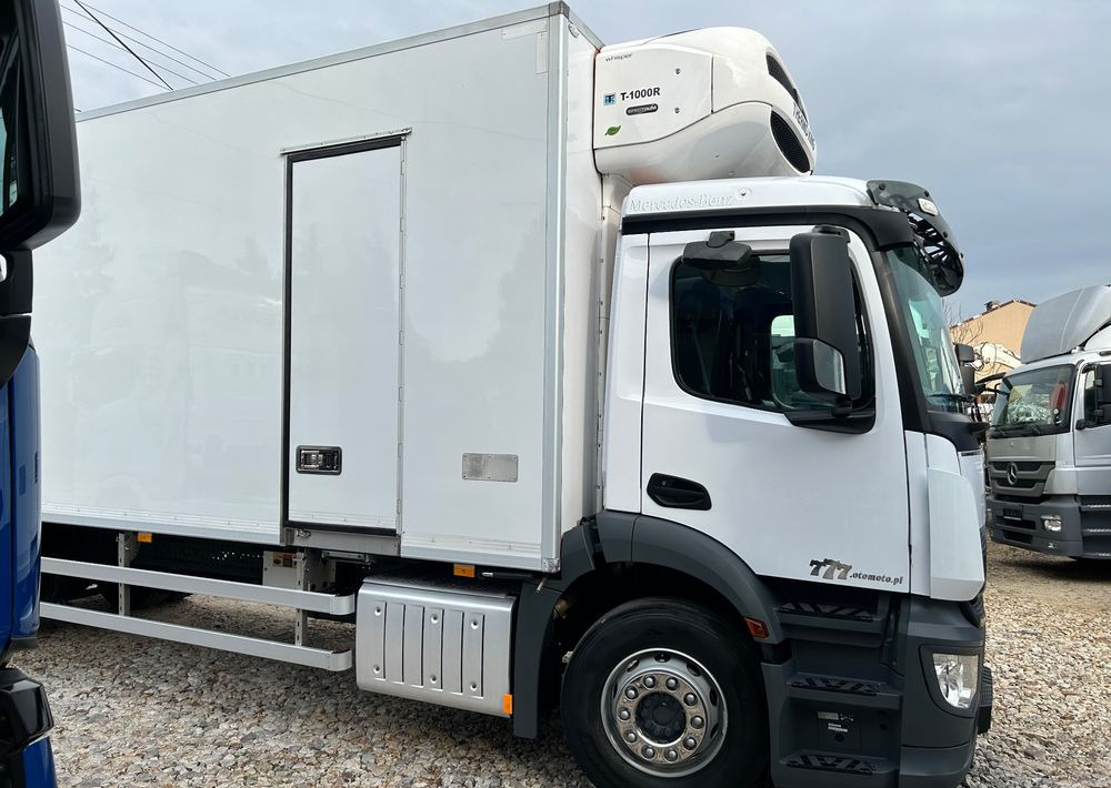 Mercedes-Benz Antos 1824 THERMO King DRZWI + winda + 2x drzwi boczne / 8.3m / z Holandii / KLIMA LEKKI / Axor man Tgm T1000-R - Refrižeratorius sunkvežimis: foto 3 Mercedes-Benz Antos 1824 THERMO King DRZWI + winda + 2x drzwi boczne / 8.3m / z Holandii / KLIMA LEKKI / Axor man Tgm T1000-R - Refrižeratorius sunkvežimis: foto 3