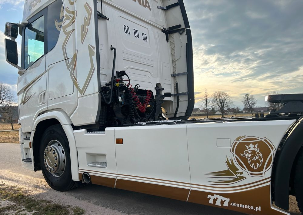 Scania R500 FULL AIR 2019 10x poduszki KLIMA POSTOJOWA / RETARDER / FULL SPOJLER / TOP STAN / od jedynego właściciela ! HYDRAULIKA spod beczki spożywczej ! / do wywrotu ruchomej podłogi beczki TOP TOP - Vilkikas: foto 5 Scania R500 FULL AIR 2019 10x poduszki KLIMA POSTOJOWA / RETARDER / FULL SPOJLER / TOP STAN / od jedynego właściciela ! HYDRAULIKA spod beczki spożywczej ! / do wywrotu ruchomej podłogi beczki TOP TOP - Vilkikas: foto 5