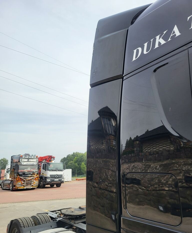 IVECO Stralis Hi-Way EEV 2017r. IVECO Iveco Stralis Hi-Way EEV 2017r. truck - Aerodinamika/ Spoileris - Sunkvežimis: foto 1 IVECO Stralis Hi-Way EEV 2017r. IVECO Iveco Stralis Hi-Way EEV 2017r. truck - Aerodinamika/ Spoileris - Sunkvežimis: foto 1
