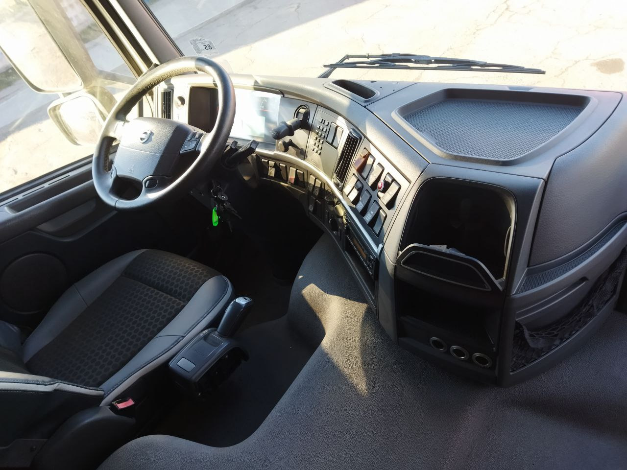 Interior photo 1: Vilkikas Volvo FM 450
