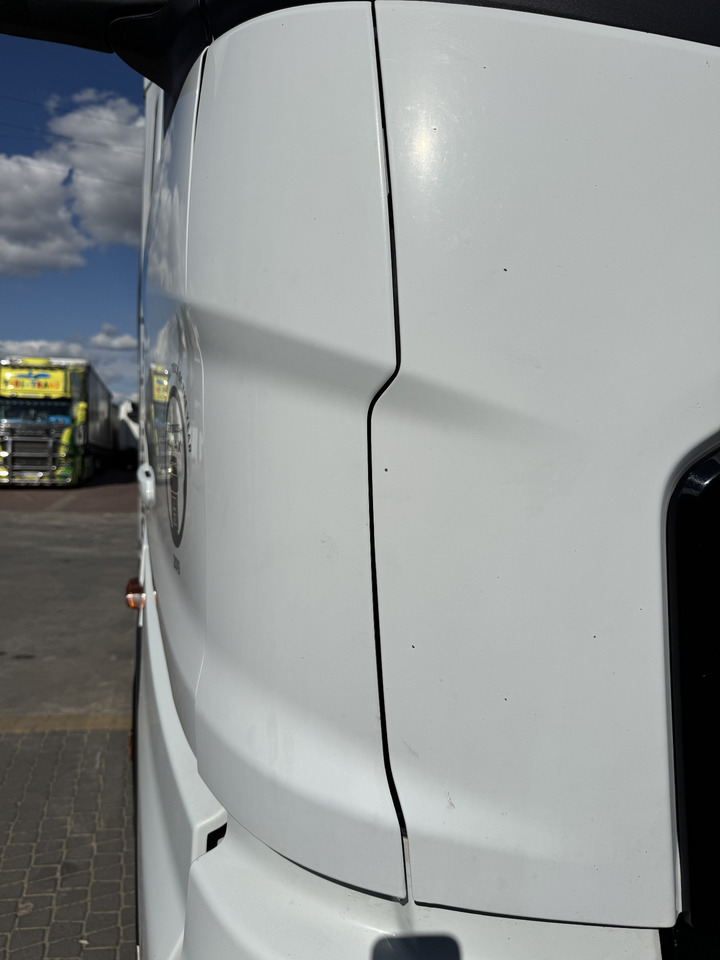 Ford F-Max - Bamperis kampas: foto 2 Ford F-Max - Bamperis kampas: foto 2