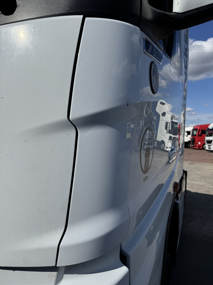 Ford F-Max - Bamperis kampas: foto 2 Ford F-Max - Bamperis kampas: foto 2