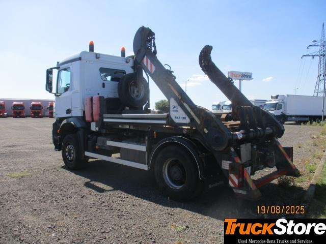 Mercedes-Benz Arocs 1845 LK - Nuožulnaus pakėlimo ant platformos sunkvežimis: foto 4 Mercedes-Benz Arocs 1845 LK - Nuožulnaus pakėlimo ant platformos sunkvežimis: foto 4