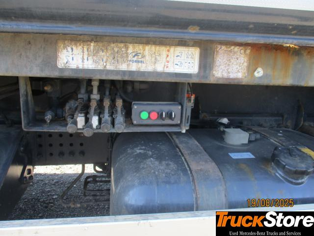 Mercedes-Benz Arocs 1845 LK - Nuožulnaus pakėlimo ant platformos sunkvežimis: foto 5 Mercedes-Benz Arocs 1845 LK - Nuožulnaus pakėlimo ant platformos sunkvežimis: foto 5