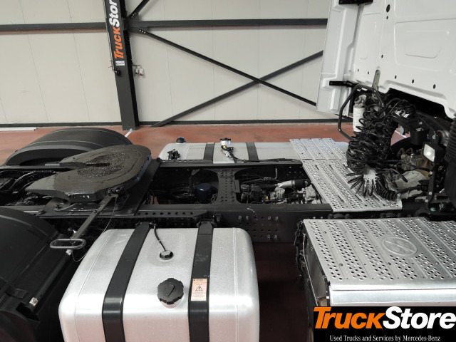 Mercedes-Benz Actros 1845 LS - Vilkikas: foto 2 Mercedes-Benz Actros 1845 LS - Vilkikas: foto 2