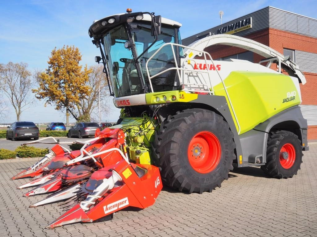 Claas Jaguar 840 4x4 + Kemper 445 - Pašarų kombainas: foto 5 Claas Jaguar 840 4x4 + Kemper 445 - Pašarų kombainas: foto 5