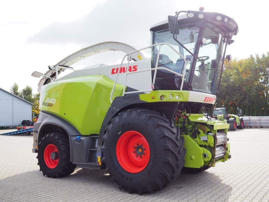 Claas Jaguar 840 4x4 - Pašarų kombainas: foto 4 Claas Jaguar 840 4x4 - Pašarų kombainas: foto 4