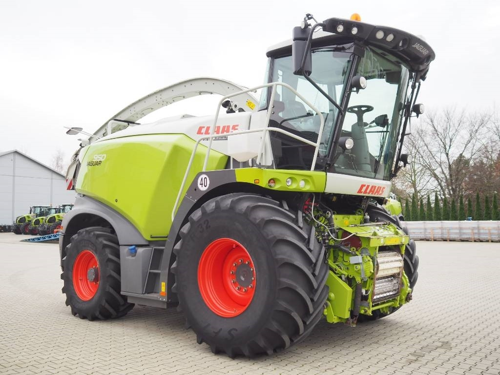Claas Jaguar 950 4x4 - Pašarų kombainas: foto 4 Claas Jaguar 950 4x4 - Pašarų kombainas: foto 4