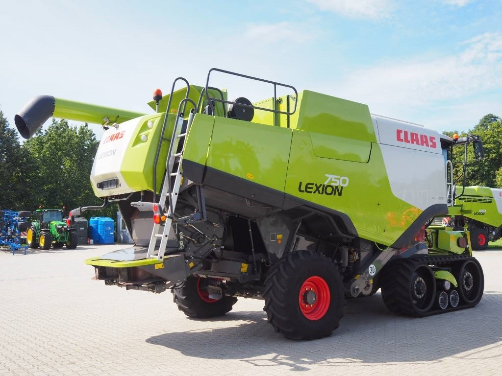Claas Lexion 750TT + V900 - Derliaus nuėmimo kombainas: foto 3 Claas Lexion 750TT + V900 - Derliaus nuėmimo kombainas: foto 3