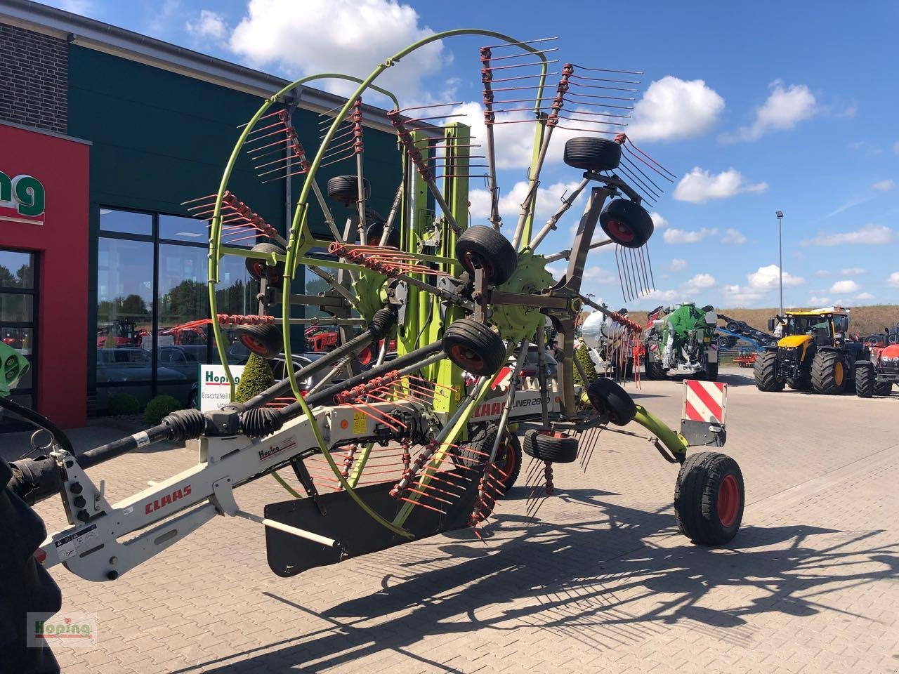 CLAAS LINER 2800 - Šieno grėblys/ Vartytuvas: foto 3 CLAAS LINER 2800 - Šieno grėblys/ Vartytuvas: foto 3