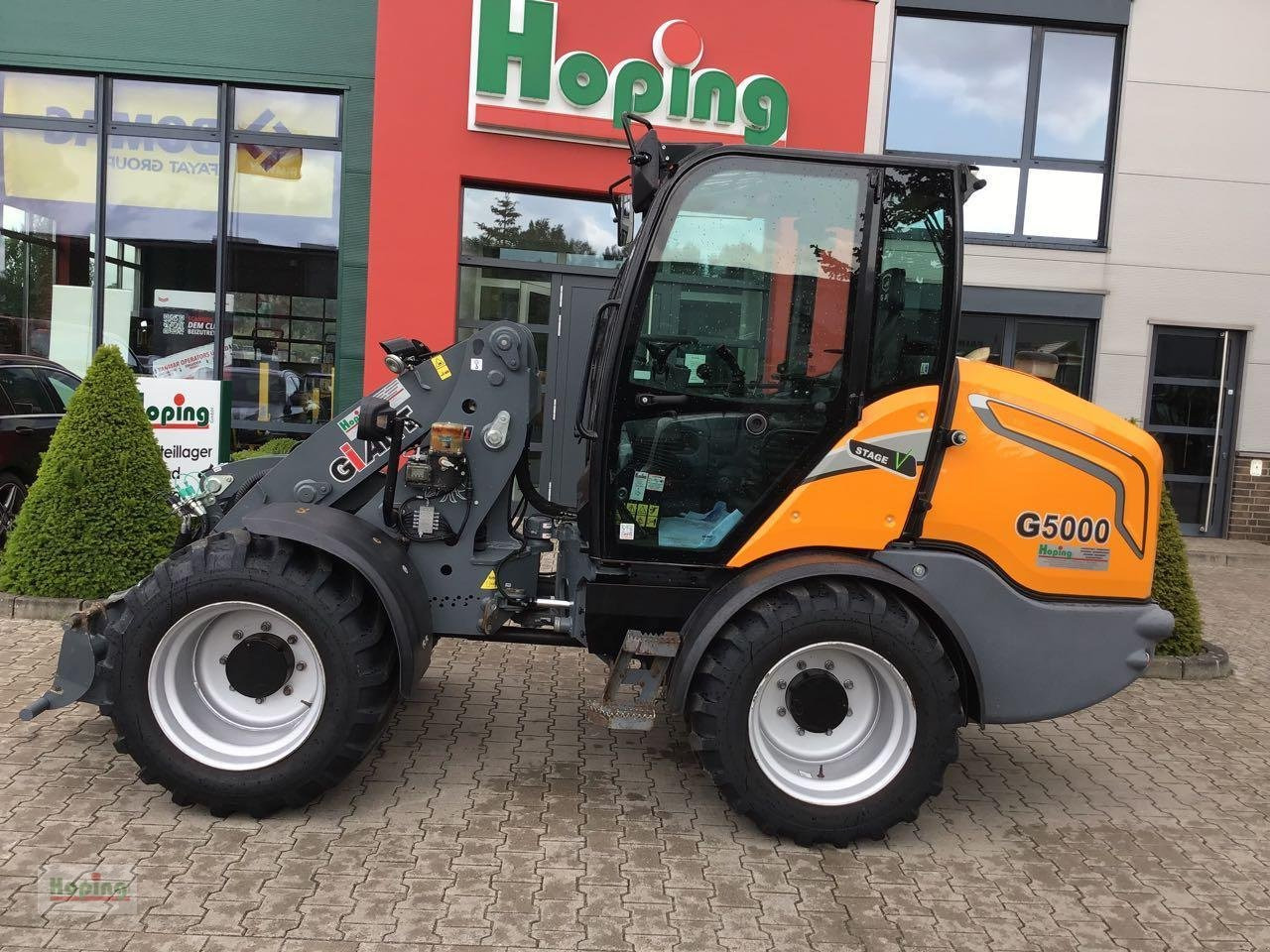 GiANT G5000 - Ratinis krautuvas: foto 1 GiANT G5000 - Ratinis krautuvas: foto 1
