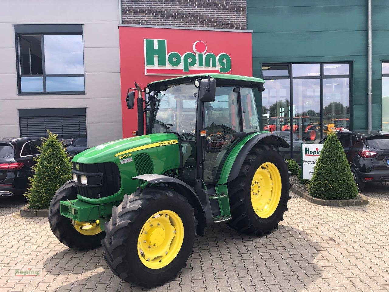 John Deere 5070 M - Traktorius: foto 1 John Deere 5070 M - Traktorius: foto 1
