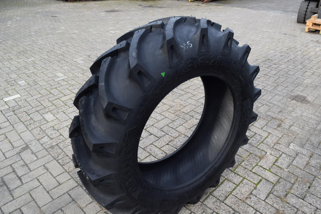 13.6-28 *** GRI *** - Padanga: foto 1 13.6-28 *** GRI *** - Padanga: foto 1