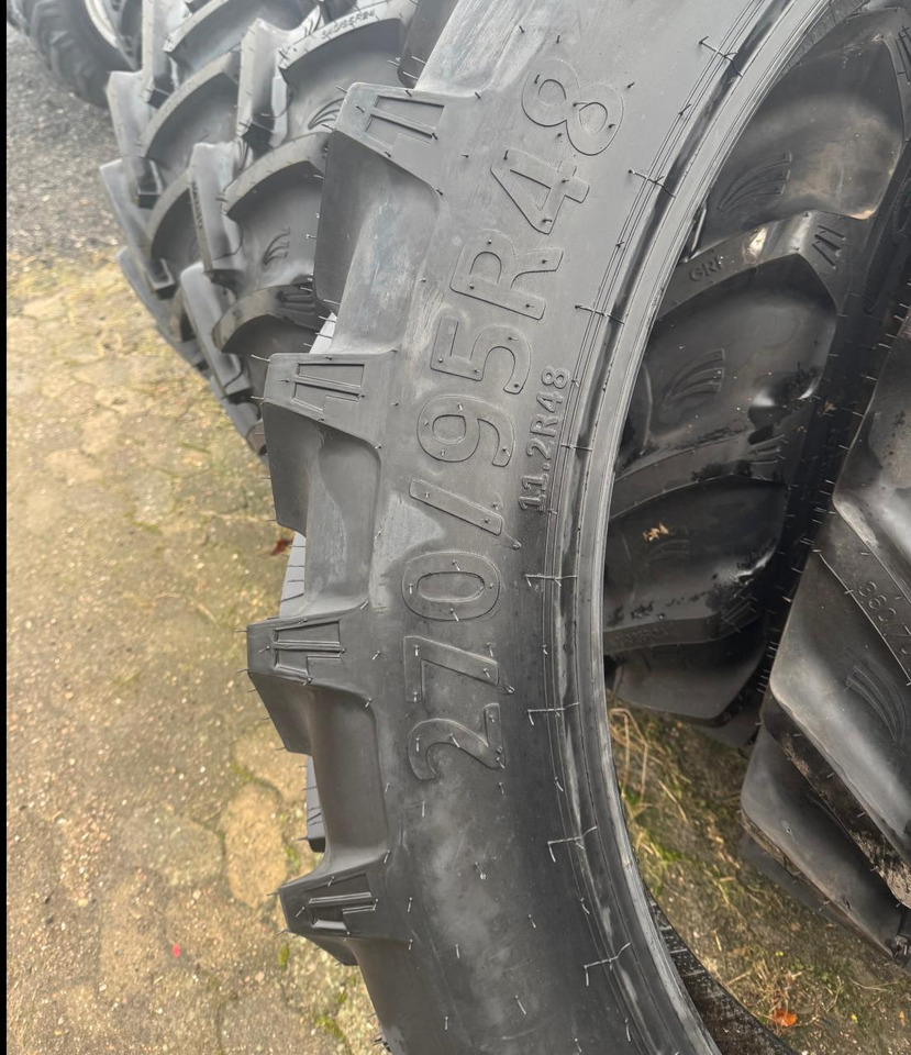 270/95R48 *GRI* - Padanga: foto 3 270/95R48 *GRI* - Padanga: foto 3