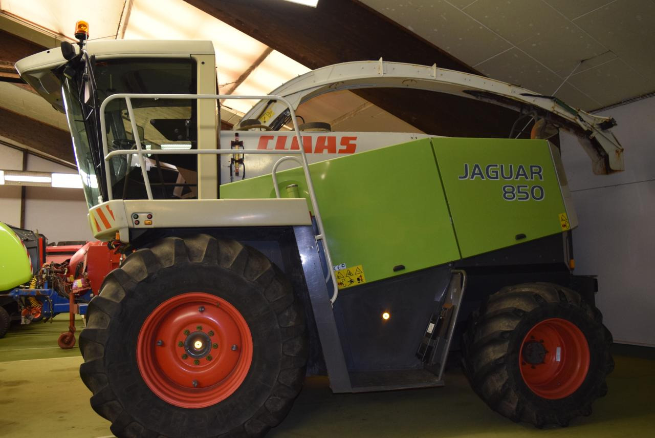 CLAAS Jaguar 850 - Pašarų kombainas: foto 1 CLAAS Jaguar 850 - Pašarų kombainas: foto 1