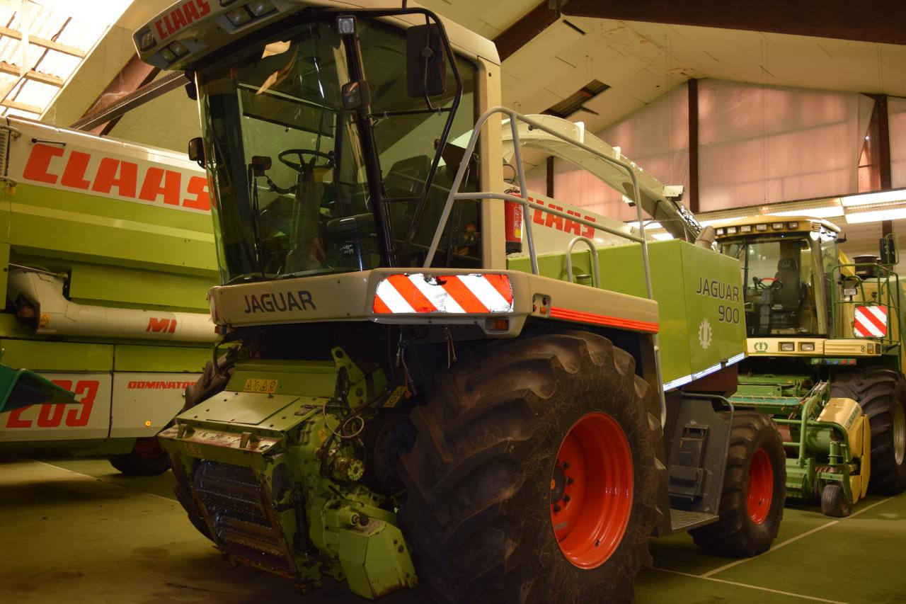 CLAAS Jaguar 900 - Pašarų kombainas: foto 1 CLAAS Jaguar 900 - Pašarų kombainas: foto 1